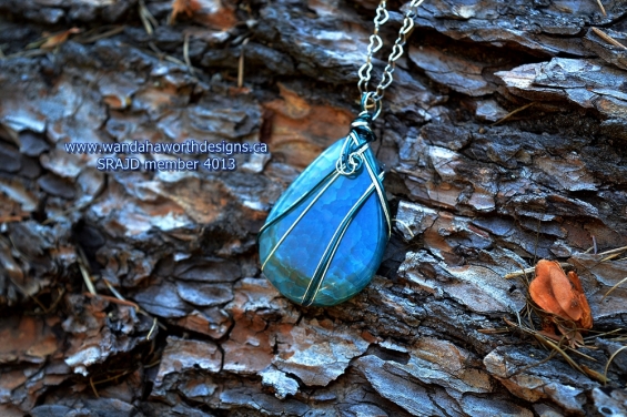 blue_agate_pendant_1.jpg