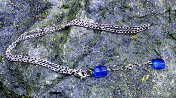 blue_czech_glass_necklace.jpg