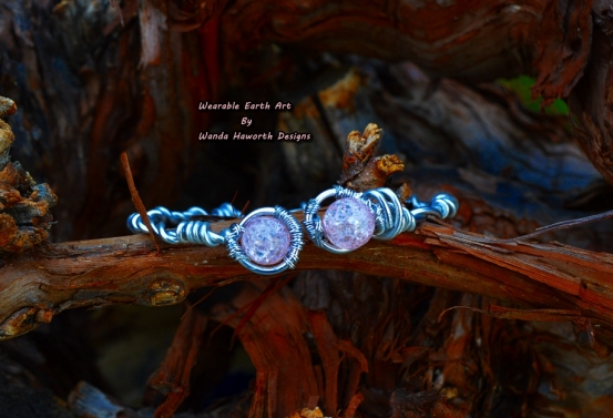 pink_sparkle_quartz_bangle_1.jpg