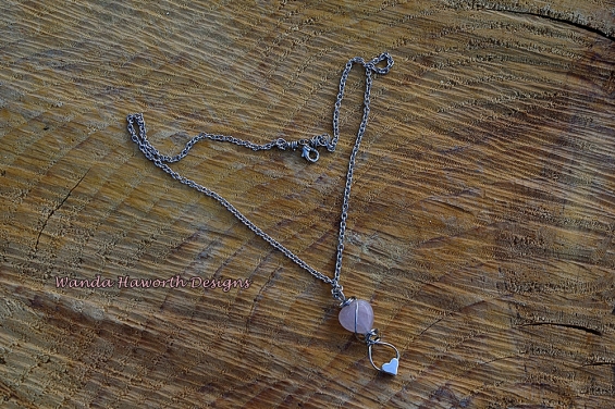 rose_quartz_and_silver_heart_pendant_1.jpg