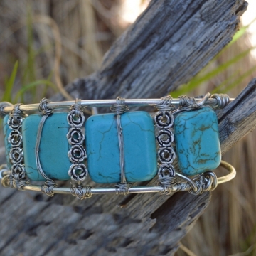 navajo_turquoise_and_silver_cuff_2-crop-business_card.jpg